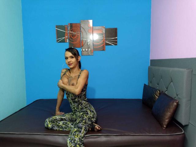 DrakQueen69 - Live porn &amp; sex cam - 18812986