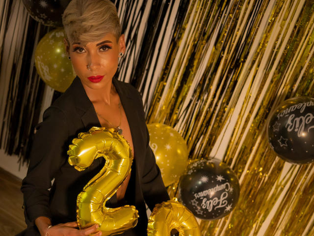 GabyCollins - Live sex cam - 18819602