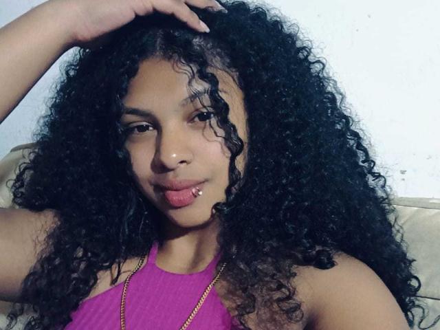 EmmaRiicco - Live porn &amp; sex cam - 18821722