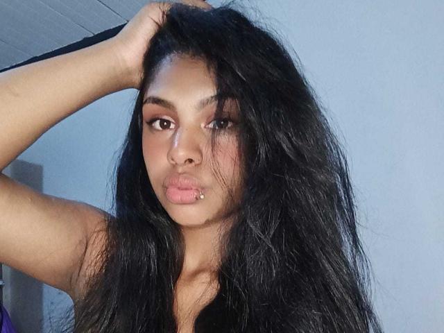 EmmaRiicco - Porno na żywo i seks kamera - 18821738