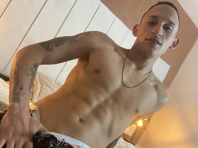 RedMuscule - Live porn &amp; sex cam - 18824134