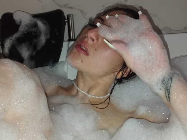 YenniferMarshall - Élő pornó és szexkamera - 18824362