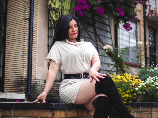 SophiaCruz - Live porn &amp; sex cam - 18829710