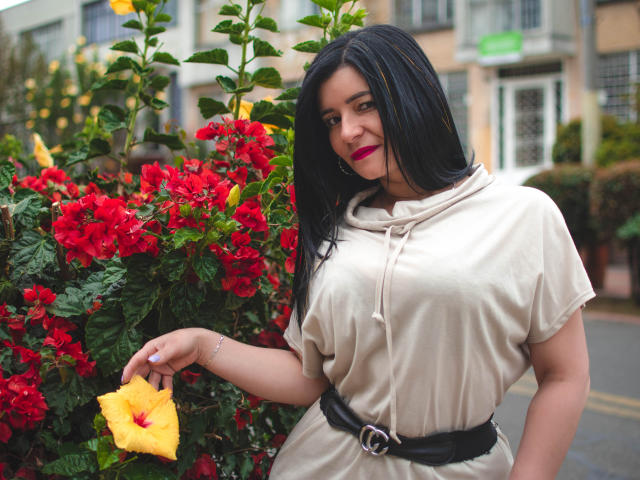 SophiaCruz - Live sex cam - 18829738