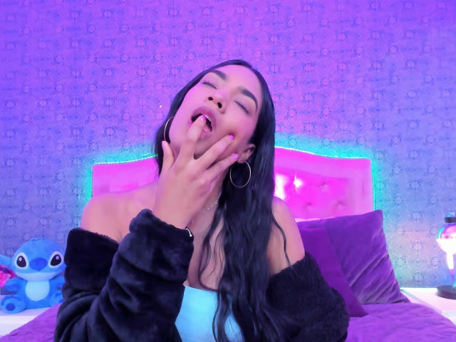 NatashaLewis - Élő pornó és szexkamera - 18847518