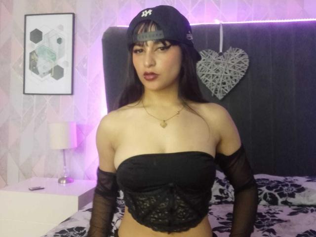 AishaWinslet - Live porn &amp; sex cam - 18852538