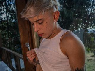 JustinAlvarez - Live porn &amp; sex cam - 18852594