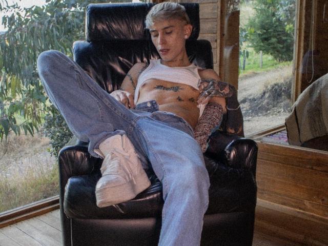 JustinAlvarez - Sexe cam en vivo - 18852734
