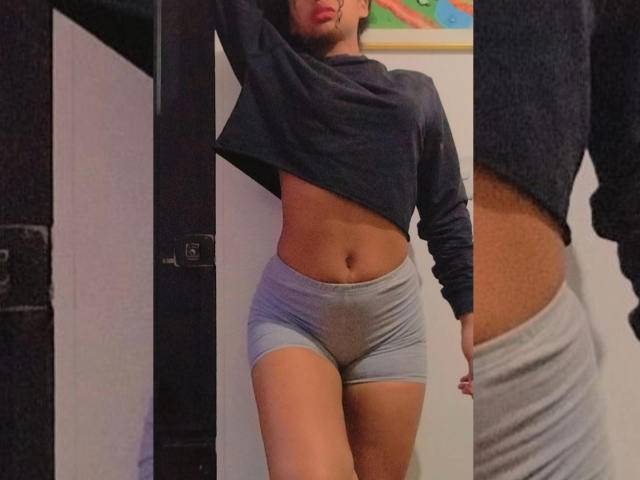 EmmaRiicco - сексуальная веб-камера в реальном времени - 18852926