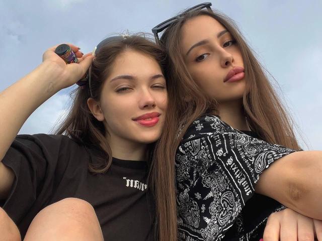 AbrilandNadimara - Live porn &amp; sex cam - 18869994