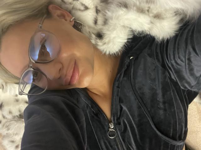 FantasyMonica - Live porn &amp; sex cam - 18872182