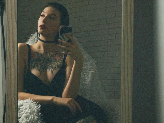 AgathaWell - Élő pornó és szexkamera - 18873990