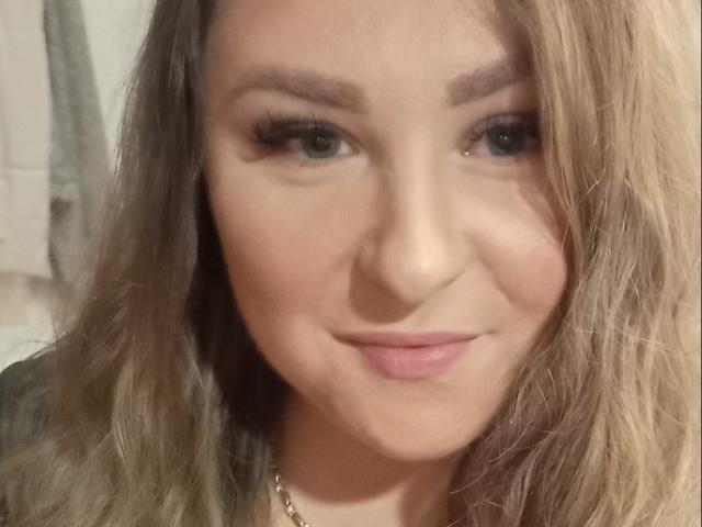 IsabelleFlowers - Live porn &amp; sex cam - 18884438