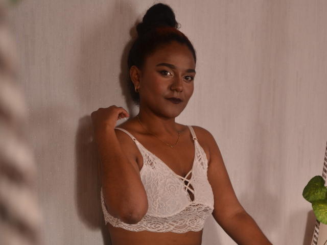 GabbiBlack - Live porn &amp; sex cam - 18884570