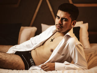 SalvattoreCos - Live porn &amp; sex cam - 18899066