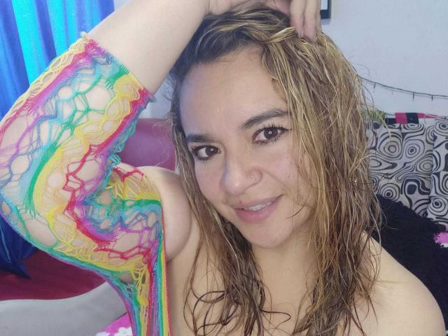NaugthyCurvy - Sexe cam en vivo - 18899474