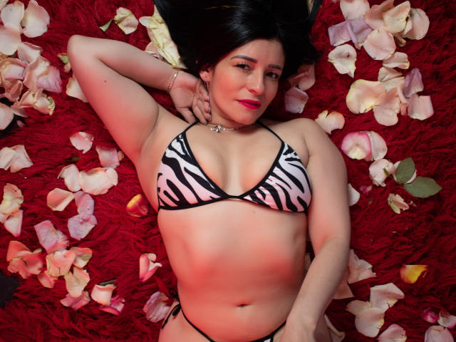 SophiaCruz - Live porn &amp; sex cam - 18903822