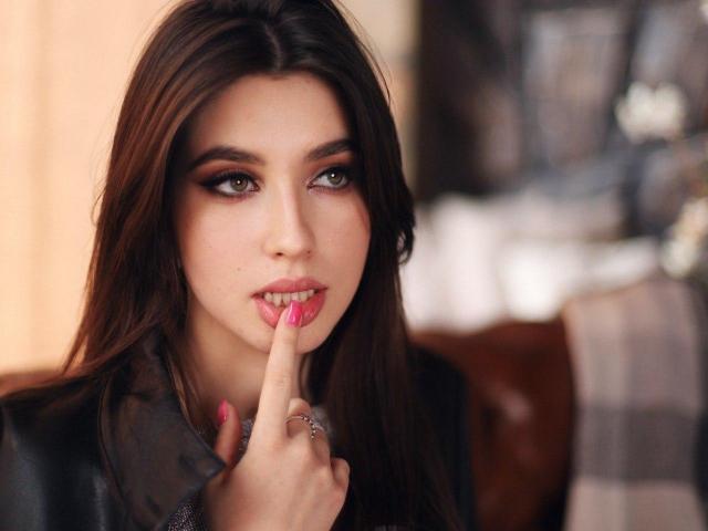 LizyBee - Live porn &amp; sex cam - 18905578