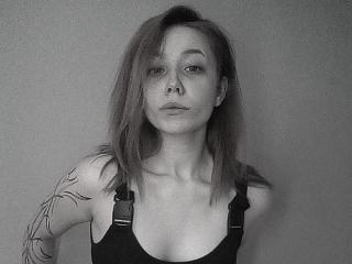 NikkiBlues - Live porn &amp; sex cam - 18913558