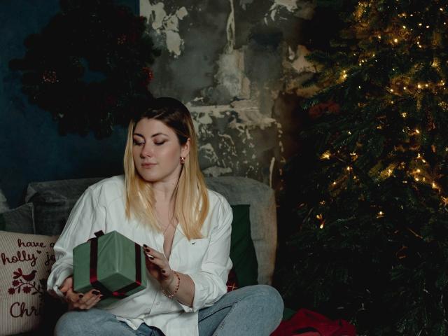 SofiaLux - Live sex cam - 18916730