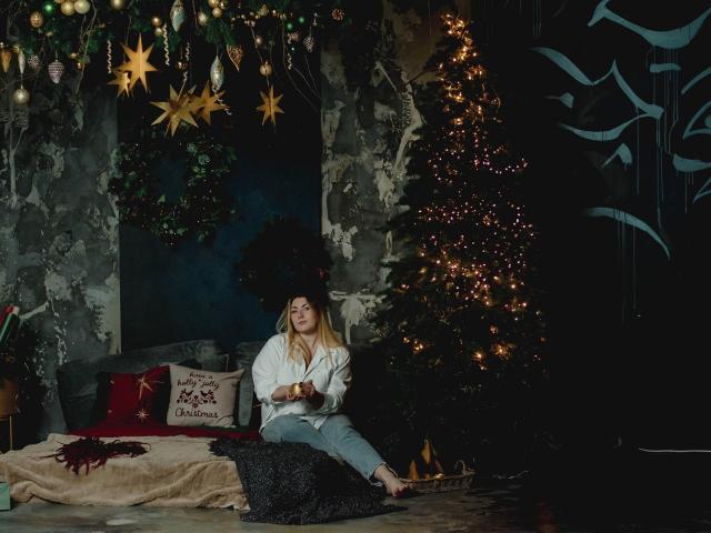 SofiaLux - Live porn &amp; sex cam - 18916734