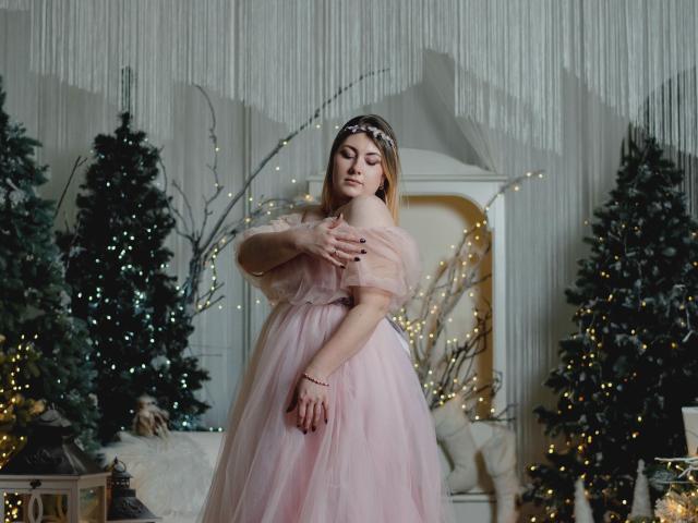 SofiaLux - Live porn &amp; sex cam - 18916930