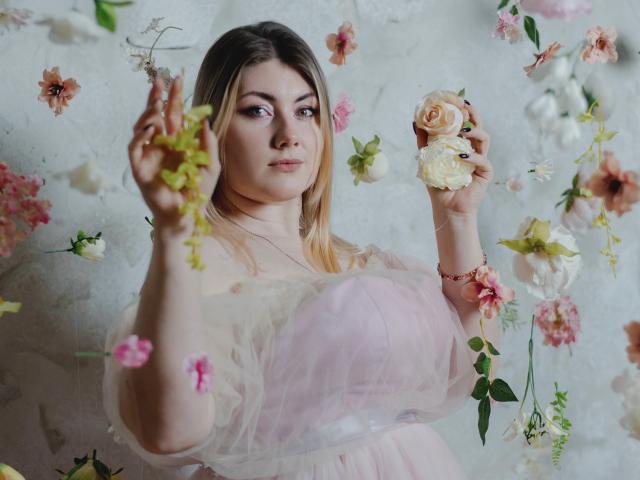 SofiaLux - Live porn &amp; sex cam - 18917058