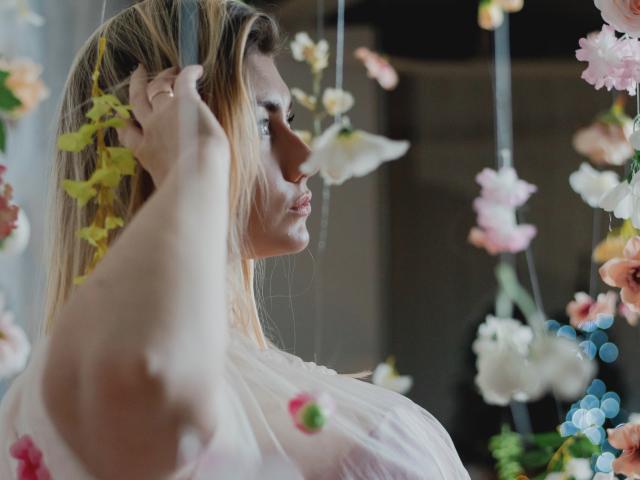 SofiaLux - Live porn &amp; sex cam - 18917354