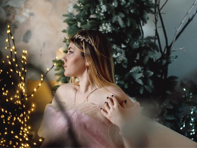 SofiaLux - פורנו בשידור חי ומצלמת סקס - 18917378