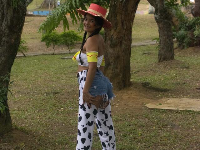 KarlyeKroes - Porno na żywo i seks kamera - 18921442