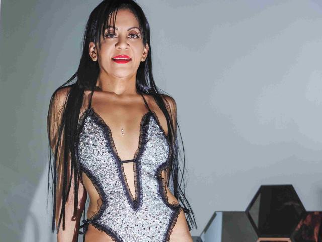 DiosaMilf - сексуальная веб-камера в реальном времени - 18924742
