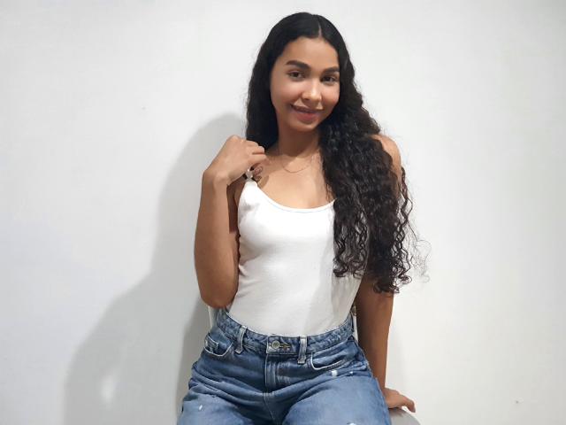 DaniEvans - Élő pornó és szexkamera - 18928062