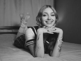 CaseyRendel - Live porn &amp; sex cam - 18932762