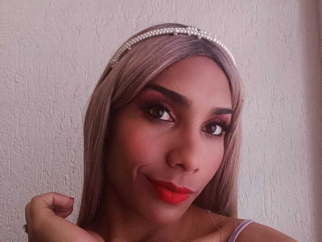 MadisonQueen - Live porn &amp; sex cam - 18935870