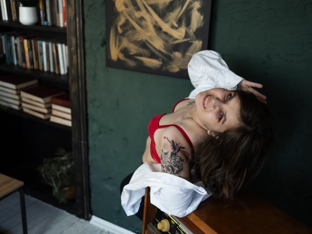 KiraGorobes - Sexe cam en vivo - 18936558