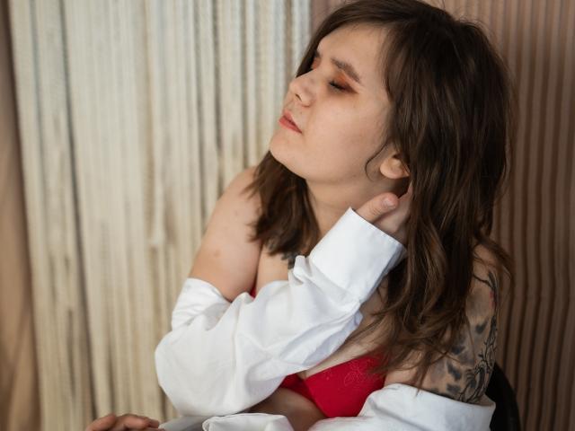 KiraGorobes - Live porn &amp; sex cam - 18937354