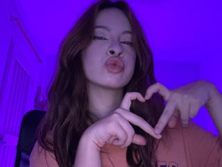 MadeleineBlack - Live sex cam - 18937882