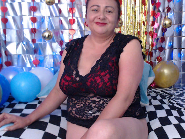 FlirtyViolet - Live sex cam - 18939534