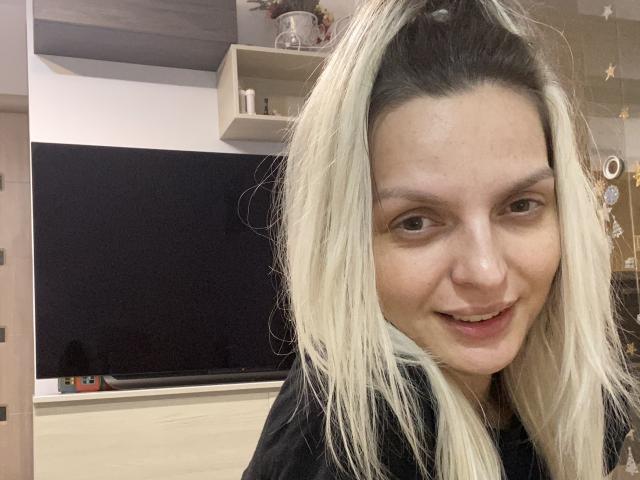 DouceAmelia - פורנו בשידור חי ומצלמת סקס - 18940238