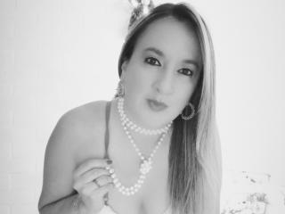 CharlizeLegs - сексуальная веб-камера в реальном времени - 18945078