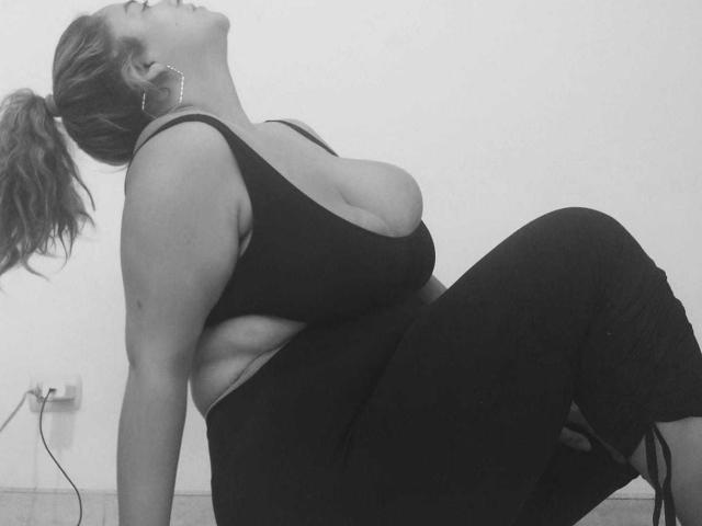NaugthyCurvy - Sexe cam en vivo - 18953082
