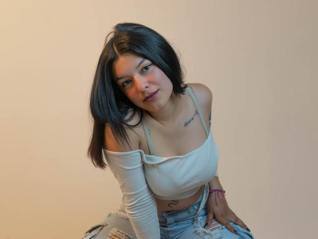 GwenDoll - сексуальная веб-камера в реальном времени - 18955006