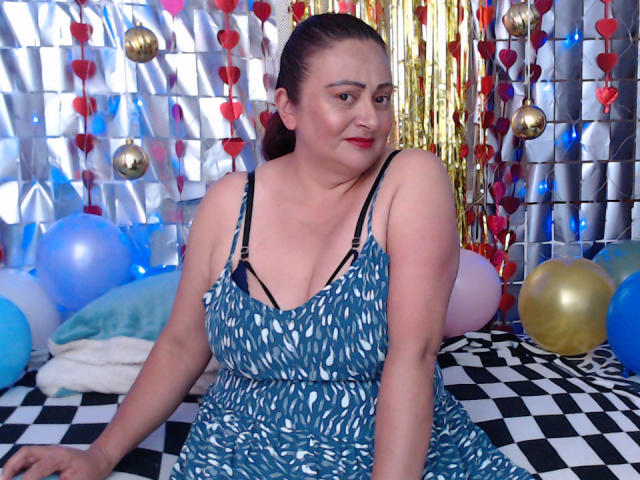 FlirtyViolet - Live porn &amp; sex cam - 18956590