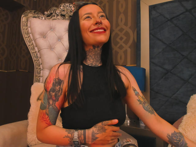 AlannaJade - ライブポルノ&amp;セックスカム - 18958954