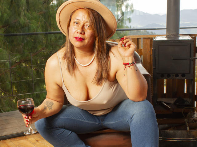 CarolineRubio - сексуальная веб-камера в реальном времени - 18960802