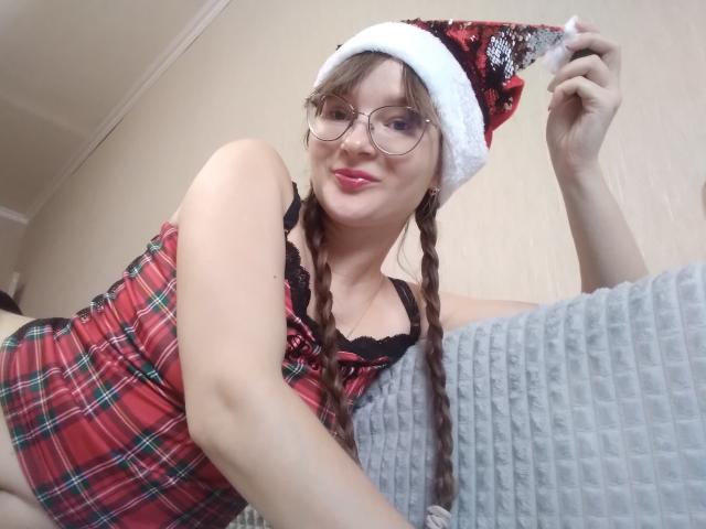 KiraGoldens - Live porn &amp; sex cam - 18969982