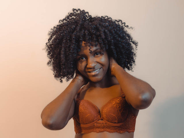 NiiaWilliams - Live porn &amp; sex cam - 18970562