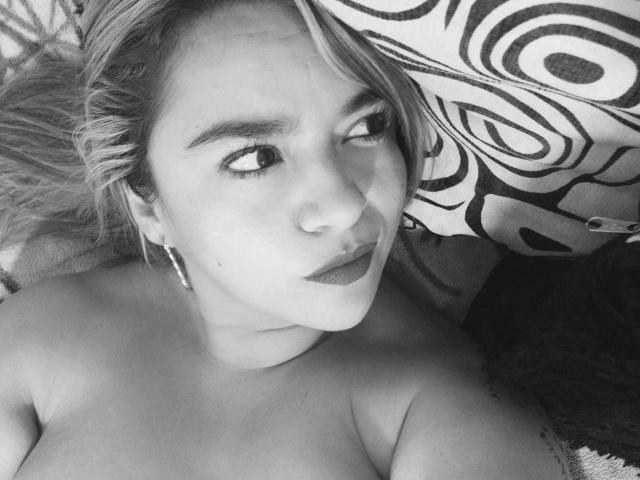 NaugthyCurvy - Live porn &amp; sex cam - 18971382