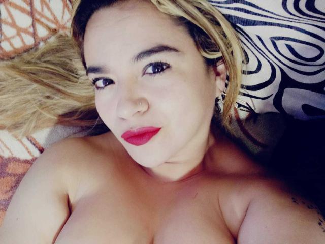 NaugthyCurvy - Live porn &amp; sex cam - 18971386