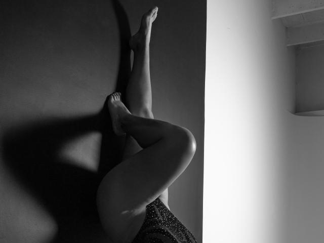 NinaSantos - Live sex cam - 18973094